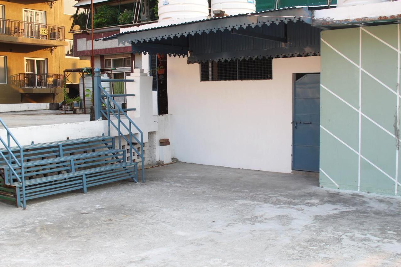 Tourist Rest House Hotel Rishikesh Bagian luar foto